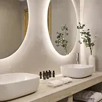 Alaia Boutique * Batsi
